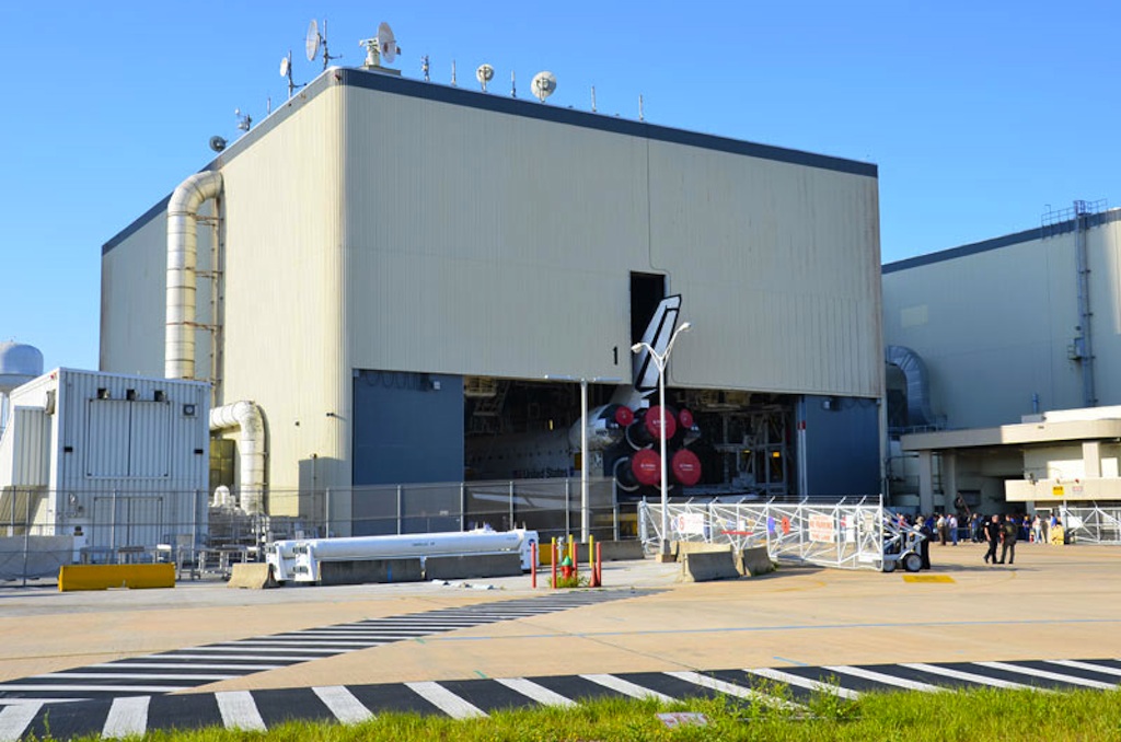 Boeing to Use Former Space Shuttle Hangar for Secret Space Plane